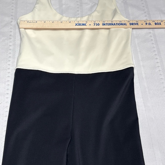 Strut This! Elegant Black and Cream Jumpsuit- Size Medium - Picture 9 of 13